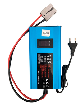 Зарядное устройство 3.65V 30A для Li-ion аккумулятора  с цифровым дисплеем и активным охлаждением